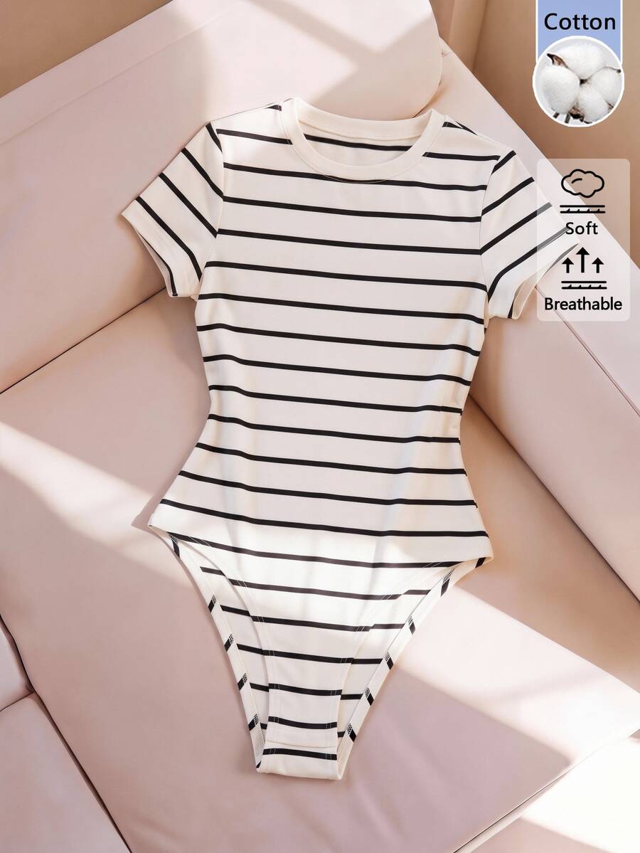 SHEIN BASICS 女款圓領條紋休閒日常短袖連身衣 - 黑與白 - 查看 1