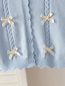 SHEIN 4-7歲女童淺粉色扭繩3D淺黃色蝴蝶結圓領針織開襟毛衣，波浪下擺單排扣長袖外套，幼兒園日常出遊拍照春秋冬外套 - 藍色 - 查看 5