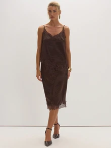 MUSEYN Women's French Lace Patchwork Asymmetrical Hem Camisole Top - Brown - View 2