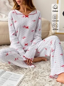 SHEIN طقم بيجامة نسائي بطبعة قلب أحمر مع حواف متباينة وطبعة فيونكة، قميص بأكمام طويلة من قماش محبوك مضلع وبنطال طويل - أبيض - مشاهدة 7
