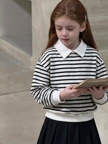 SHEIN 青少年女孩 2 件套 白色領口運動衫 + 黑色百褶迷你裙 英倫學院風 80 年代休閒運動風 校園秋季萬聖節聖誕節穿搭 - 白色 - 查看 4