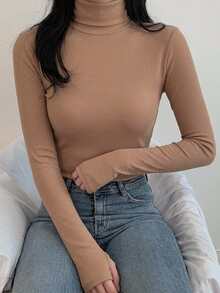 DAZY 女款純色修身百搭長袖T恤，適合日常穿著 - 駝色 - 查看 2