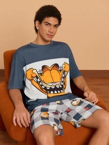 GARFIELD | SHEIN طقم ملابس منزلية للرجال بطبعة كرتونية، ملابس علوية بأكمام قصيرة وشورت - ازرق وابيض - مشاهدة 5