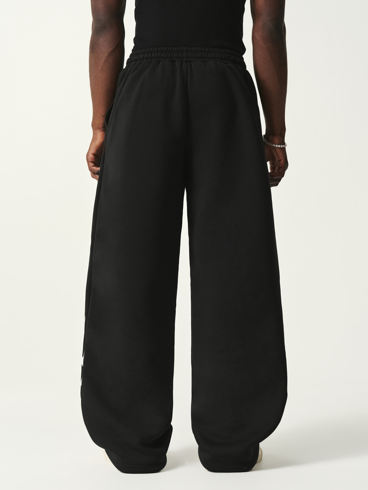 STYNVO Men's Drawstring Waist Pocket Casual Daily Travel Sweatpants - Black - View 2