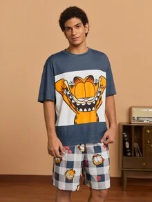 GARFIELD | SHEIN طقم ملابس منزلية للرجال بطبعة كرتونية، ملابس علوية بأكمام قصيرة وشورت - ازرق وابيض - مشاهدة 3