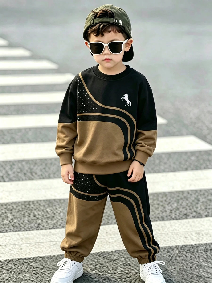 Genkimix Kids 2件組小男孩休閒運動學院街頭風可愛酷炫圖案數位印花衛衣+長褲,適合日常穿著、上學、旅行、運動,春秋季節適用,整體設計簡約優雅,舒適時尚,展現休閒時尚形象,男孩衣櫥的實用時尚選擇 - 卡其色 - 查看 1
