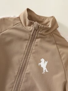 SHEIN 2件組兒童小男孩秋冬休閒卡其色夾克外套與卡其色長褲套裝，男孩夾克套裝 - 卡其色 - 查看 8