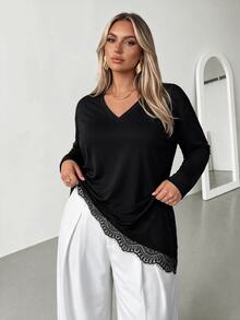 Auralis Plus Size Women's V-Neck Lace Patchwork Casual Daily T-Shirt - Black - View 2