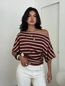 Aloruh 不對稱單肩寬鬆上衣，抽褶腰部設計，極簡基礎款 T-shirt - 酒紅色 - 查看 3