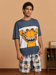 GARFIELD | SHEIN طقم ملابس منزلية للرجال بطبعة كرتونية، ملابس علوية بأكمام قصيرة وشورت - ازرق وابيض - مشاهدة 1