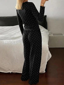 DAZY 波點圖案短袖V領T恤與寬鬆直筒長款睡褲2件套，夏季女款睡衣套裝 - 黑色 - 查看 2