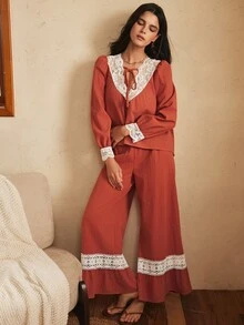 Lullawish طقم بيجاما نسائي بوهيمي بتصميم كتل لونية ورقع دانتيل وياقة على شكل حرف V وأكمام طويلة وبنطال طويل - بني مصدي - مشاهدة 5