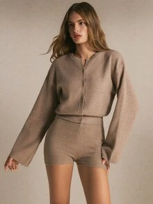 Poéselle Set Atasan Lengan Panjang dan Celana Pendek Rajut Warna Polos untuk Wanita - Grey - View 7