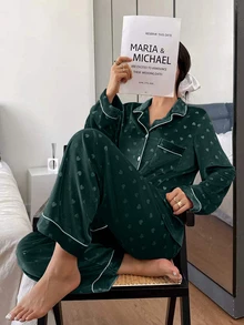 SHEIN 女款翻領開襟心形提花天鵝絨睡衣長袖長褲套裝 深綠色 秋季優雅 - 墨綠色 - 查看 6