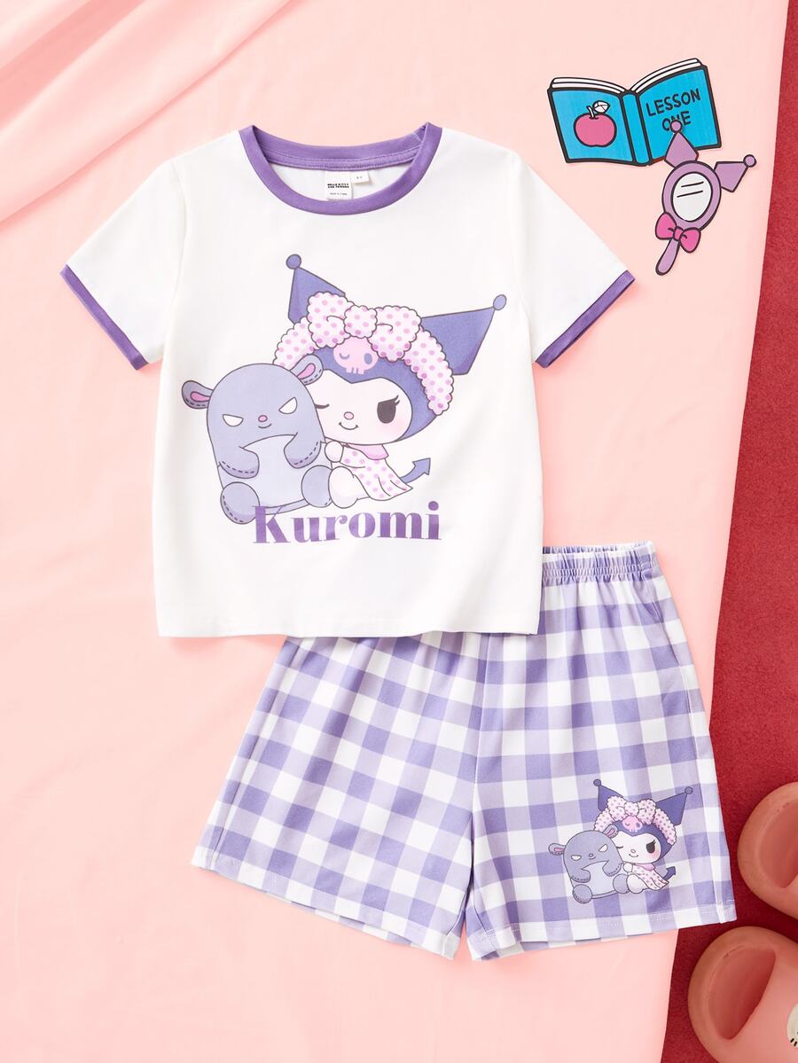 HELLO KITTY AND FRIENDS | SHEIN طقم ملابس منزلية للبنات الصغيرات مكون من توب بأكمام قصيرة مطبوع عليه حروف وشورت كاروهات - متعدد الألوان - مشاهدة 1