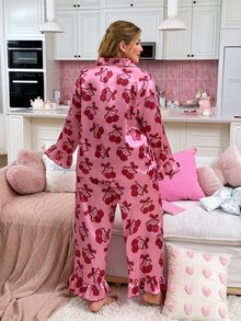 Slumberry CURVE طقم بيجامة وردي من الساتان مقاس كبير مريح مع طباعة كرز وفيونكة لطيفة وحافة مكشكشة - وردي - مشاهدة 2