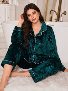 MuseNap CURVE طقم بيجامة نسائي مقاس كبير من المخمل الجاكار بنقشة زهور مع جيب رقعة وأزرار أمامية وأكمام طويلة - أخضر داكن - مشاهدة 4