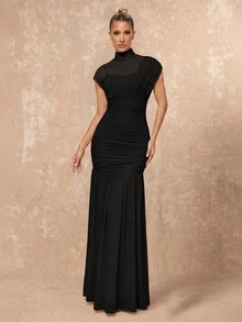 Lumalex Rok Bodycon Lengan Pendek Kerah Tinggi Bahan Jala Lembut yang Mengalir dengan Pinggang Berkerut dan Model Mengembang Penuh - Hitam - View 1