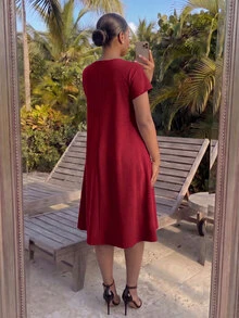 SHEIN Lady CURVE 大尺碼女款純色圓領短袖休閒洋裝 - 酒紅色 - 查看 2