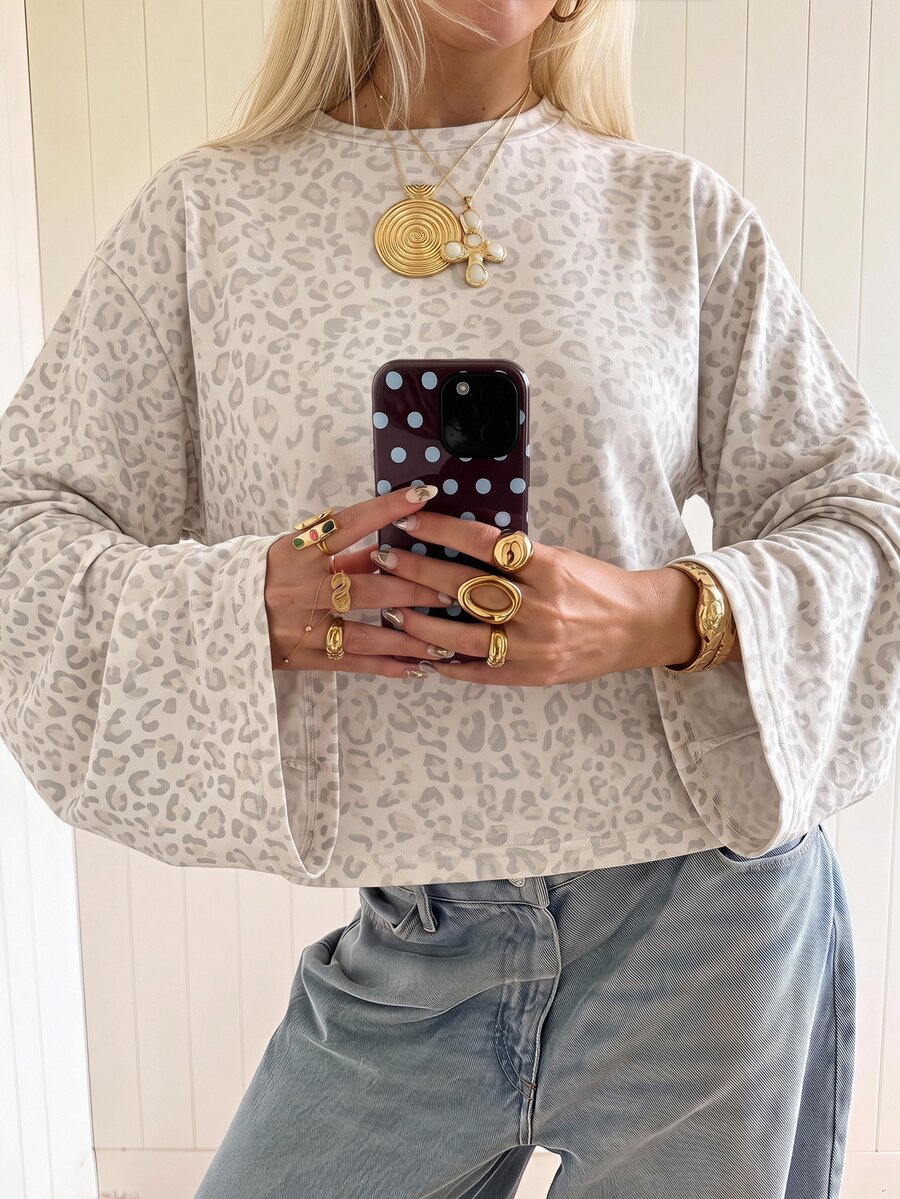 SHEIN EZwear 海外長袖奶油白豹紋印花T恤,秋季上衣,適合日常通勤、聚會、秋冬/夏季、聖誕節、新年、感恩節、派對、婚禮、海灘、畢業典禮、優雅、外出、約會、通勤、情人節、優雅、度假、Y2K、畢業典禮等場合 - 彩色 - 查看 1