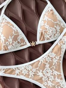 SHEIN Swim 女款春夏提花網紗掛脖式金屬裝飾高衩比基尼套裝，性感火辣泳衣 - 白色 - 查看 6