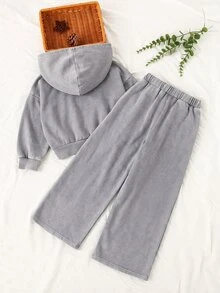SHEIN 女童新款灰色水洗開胸帽衫搭配牛仔長褲，輕盈柔軟針織牛仔面料，時尚女孩必備，適合春秋穿著，簡約百搭風格，適用日常OOTD、拍照、購物、出遊、聚會、旅行，2026秋季新品 - 淺灰色 - 查看 2