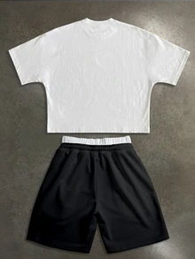 Manfinity ZONE917 American Retro Distressed Lip Print JUST Graffiti Pattern Black & White Short Batwing Sleeve T-Shirt & Double Waistband Short Sweatpants Set - White - View 5