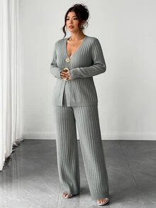 SHEIN Elenzya Set Sweater Wanita Ukuran Besar Warna Polos Rajut Leher V Belahan Bawah Motif Bintang Laut Kancing Logam Minimalis Elegan Kasual Musim Gugur Musim Dingin Sehari-hari Kantor Abu-abu - Grey - View 5