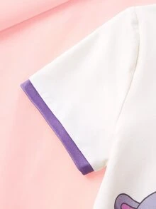 HELLO KITTY AND FRIENDS | SHEIN طقم ملابس منزلية للبنات الصغيرات مكون من توب بأكمام قصيرة مطبوع عليه حروف وشورت كاروهات - متعدد الألوان - مشاهدة 5