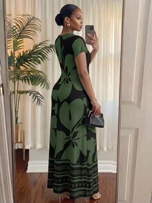 SHEIN Lady CURVE Gaun Ukuran Besar Leher Bulat Lengan Pendek Motif Botanis untuk Pesta, Kencan Malam, Liburan, Musim Panas, Warna Hitam Elegan - Hijau Tentara - View 2