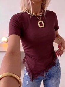 Firerie 女款極簡優雅休閒度假通勤修身T恤上衣，黑色短袖收腰不對稱下擺蕾絲飾邊，適合度假、海灘、假日穿搭 - 酒紅色 - 查看 7