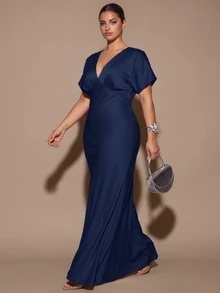 SHEIN BAE CURVE 大尺碼女款純色V領短袖修身優雅洋裝 - 藏蓝色 - 查看 3