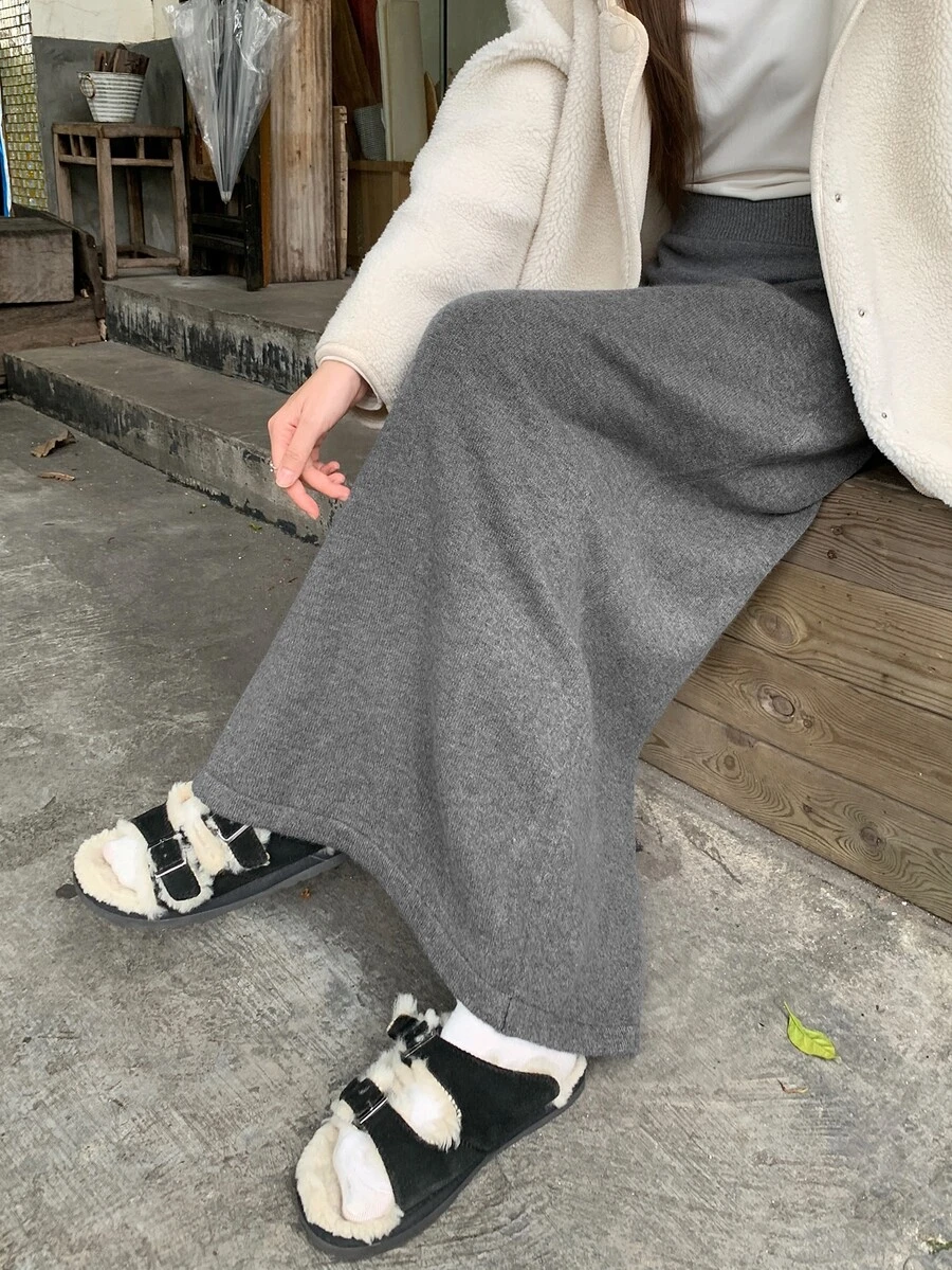 DAZY Women's Casual Minimalist Solid Color Knitted Long Skirt Suitable For Autumn/Winter - Grey - View 1