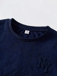 SHEIN 1件大童男孩休閒簡約設計壓紋字母素色圓領套頭T恤，舒適面料，適合春夏秋季 - 寶藍色 - 查看 3