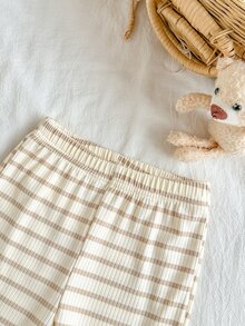 SHEIN Vintaside Kids 2件組男嬰幼兒運動衫+運動長褲套裝，可愛奶油卡其色熊圖案蝴蝶結條紋長袖圓領休閒戶外秋季連身衣假期裝 - 杏色 - 查看 9