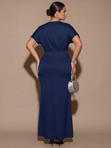 SHEIN BAE CURVE 大尺碼女款純色V領短袖修身優雅洋裝 - 藏蓝色 - 查看 2