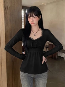 Sweetina 女款長袖收腰蝴蝶結裝飾蕾絲拼接純色休閒T恤 - 黑色 - 查看 7