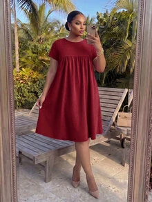 SHEIN Lady CURVE 大尺碼女款純色圓領短袖休閒洋裝 - 酒紅色 - 查看 6