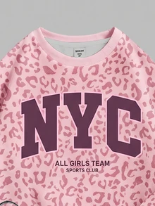 粉色調時尚豹紋運動風拼色字母NYC圖案女童休閒套裝，柔軟舒適寬鬆圓領套頭衛衣＋內搭褲兩件組，適合秋冬日常、街頭、甜酷開學季，美式高街慵懶隨性時尚 - 白色 - 查看 6