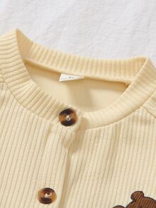 SHEIN Playful Pals 2件組少女可愛熊貼布羅紋針織開襟衫與復古燈芯絨喇叭褲套裝，落肩長袖秋季休閒服飾 - 杏色 - 查看 7