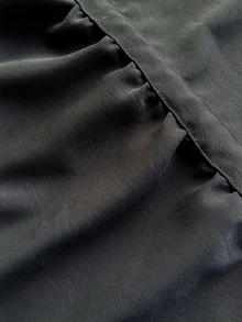 Trelyra Blus Polos Pinggang Serut Lengan Kelelawar - Hitam - View 4