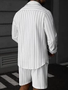SLATEMANN Set Kemeja Lengan Panjang Motif Garis Kasual Pria dan Celana Pendek Tali Serut - Putih - View 2