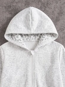 SHEIN Sparklyn 秋冬女童連帽拉鍊外套，街頭風混搭，保暖針織面料，微寬鬆版型預留成長空間，適合校園與街頭穿搭，瞬間變身活力女孩 - 灰色 - 查看 5