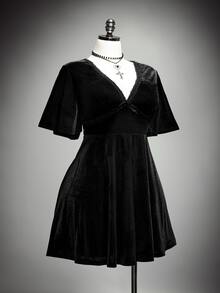 SHEIN ICON Plus Size Y2K Vintage Velvet Gothic V-Neck Ruffle Sleeve A-Line Dress - Black - View 5