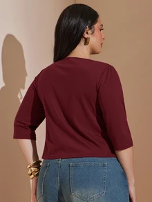 SHEIN BAE CURVE 大尺碼女款純色V領休閒日常T恤 - 酒紅色 - 查看 5