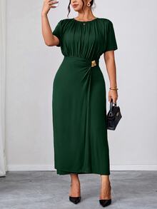 Reflora Plus Size Elegant Metal Decor Pleated Short Sleeve Dress - Dark Green - View 5