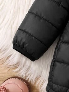 SHEIN طقم معطف مبطن حراري أسود لطيف للبنات الصغيرات في الخريف/الشتاء - الأسود - مشاهدة 5