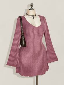 SHEIN ICON 女款秋冬復古休閒 80年代極簡 V 領喇叭袖毛絨羅紋紫色緊身洋裝 秋季外出約會穿搭 - 酒紅色 - 查看 1