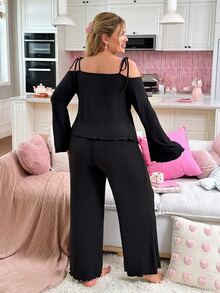 Slumberry CURVE Set Piyama Rajut Bergaris Manis & Imut dengan Tali Bahu Tipis dan Lengan Lonceng Ukuran Plus - Hitam - View 2