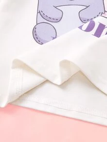 HELLO KITTY AND FRIENDS | SHEIN طقم ملابس منزلية للبنات الصغيرات مكون من توب بأكمام قصيرة مطبوع عليه حروف وشورت كاروهات - متعدد الألوان - مشاهدة 6